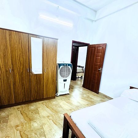 Vcs Apartments Parassinikadavu Parassinikkadavu Exterior photo