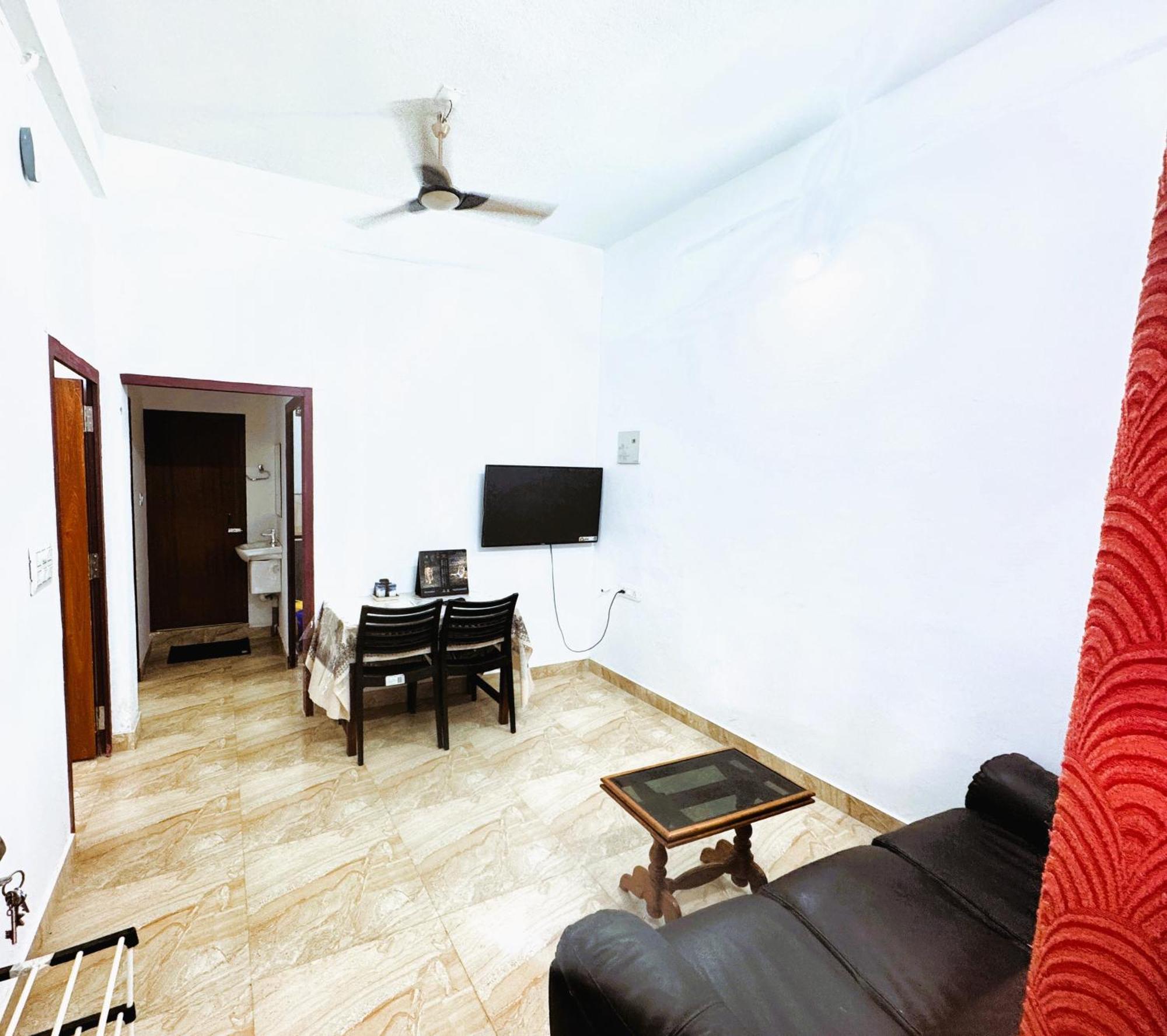 Vcs Apartments Parassinikadavu Parassinikkadavu Exterior photo